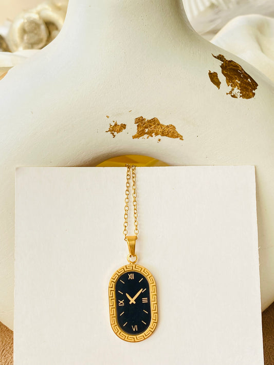 Golden chain with black dial pendant🖤✨