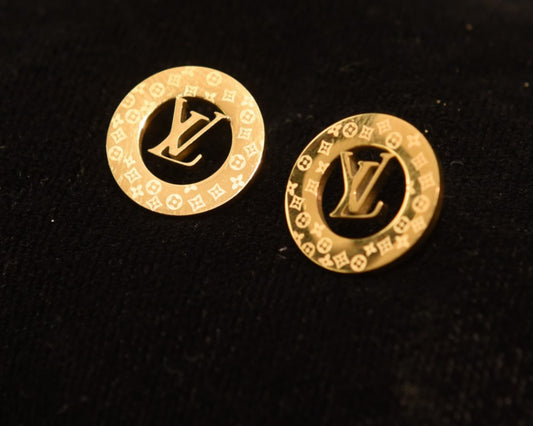✨Stainless steel LV Gold earrings ✨