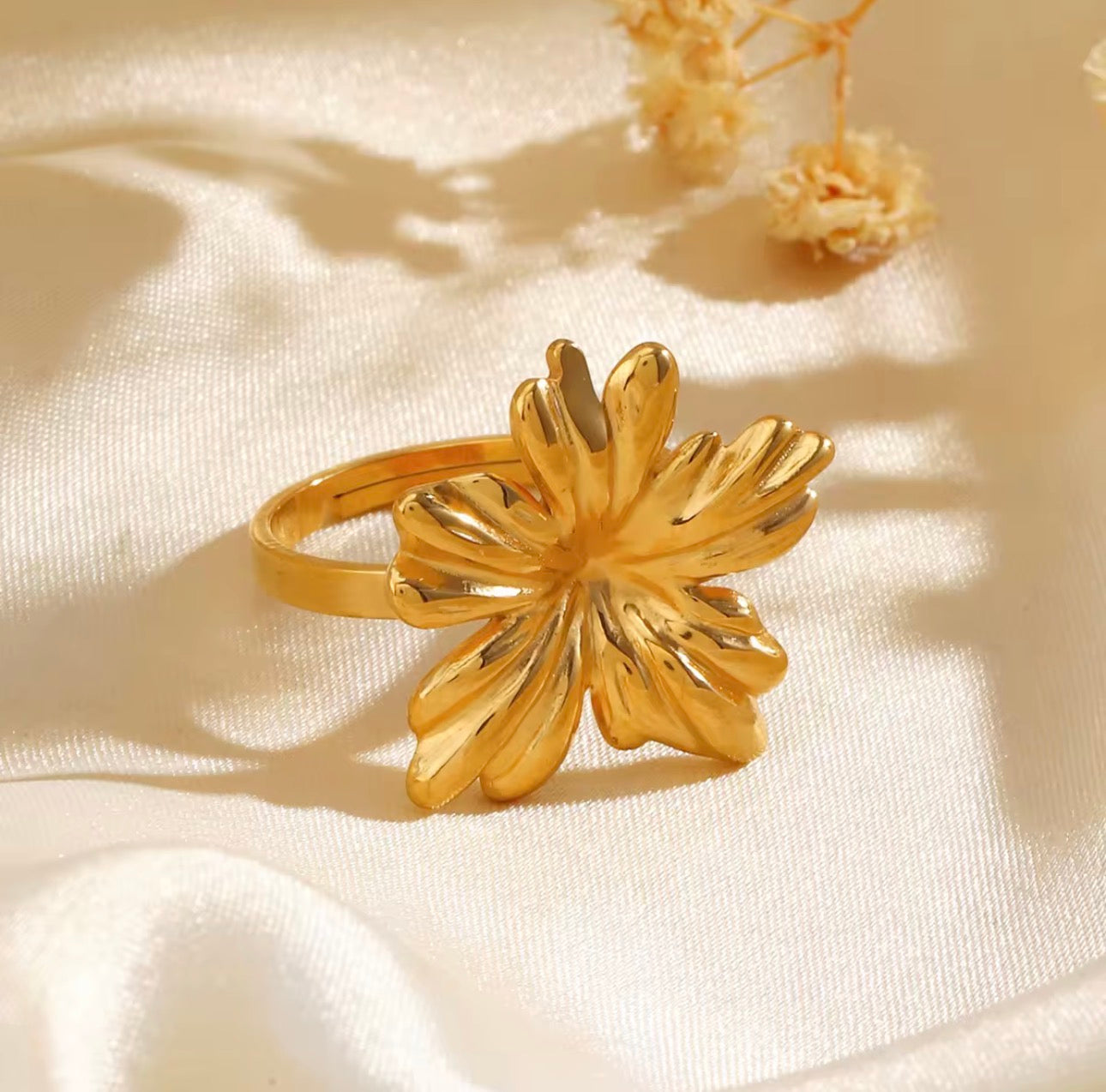 Floral vintage gold stainless steel ring adjustable