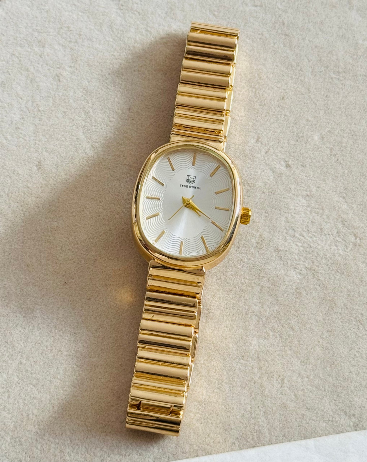 ✨Stainless Steel White Dial Gold Link Chain True Worth Watch ✨