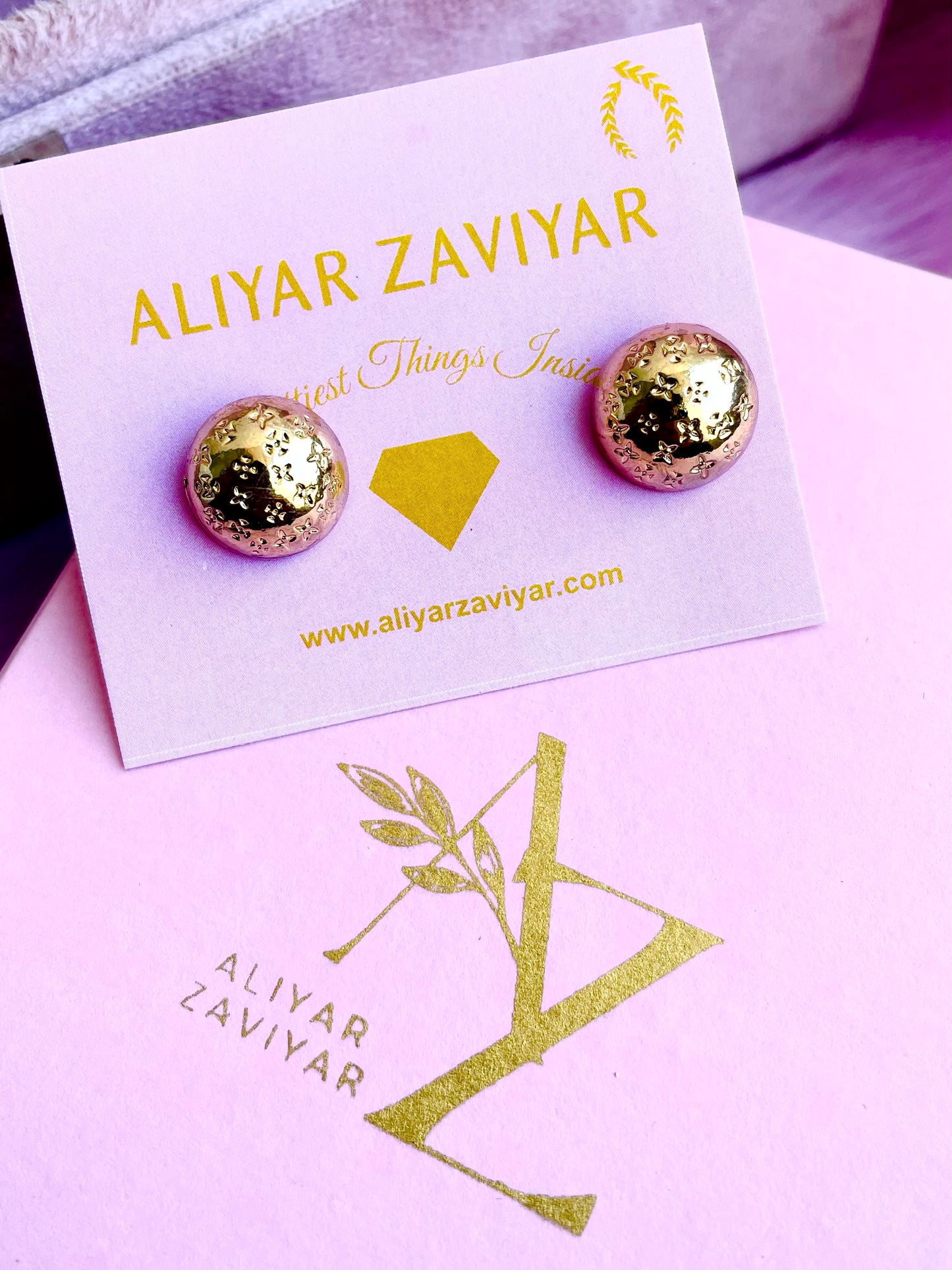 Stainless Gold Round Louis Stud Earrings ✨