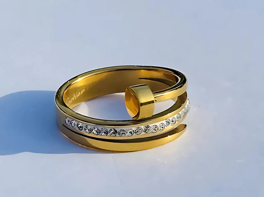✨Gold Crystal Nail Carte Ring ✨