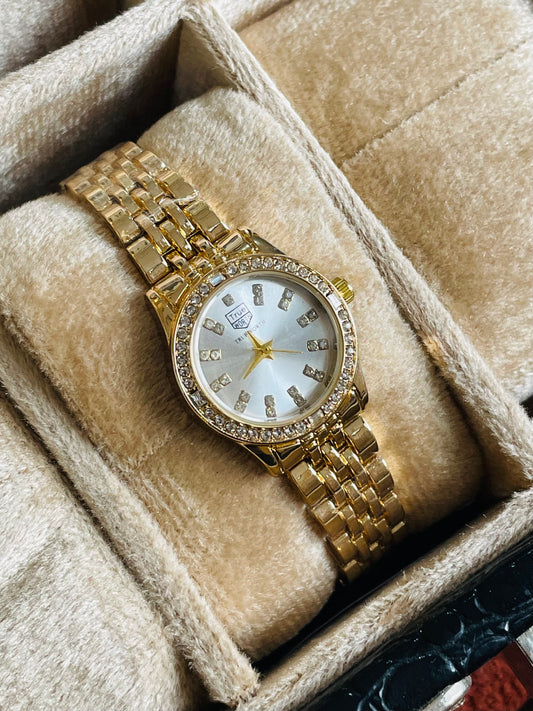 ✨Stainless Steel Gold True Worth Gold Crystal Studded White Dial Watch ✨