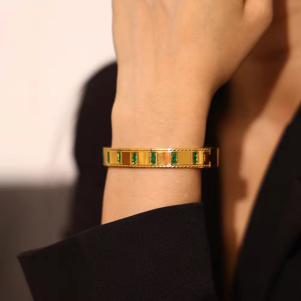✨24K Emerald Bar Gold Bracelet ✨