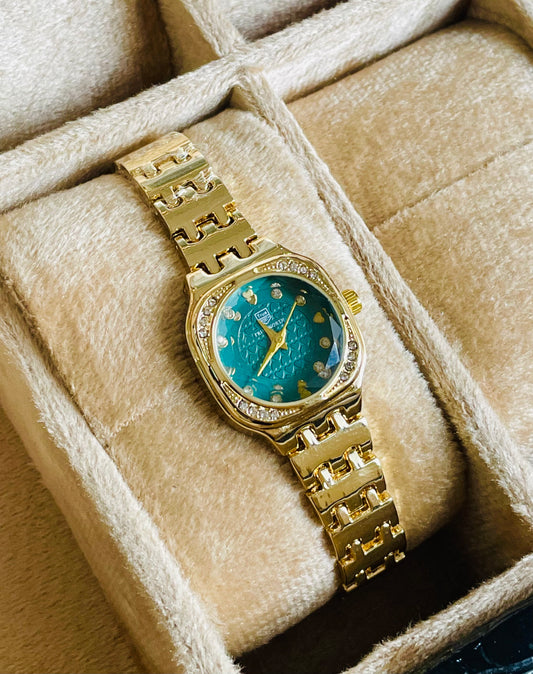 ✨Stainless Steel Gold True Worth Gold Crystal Studded Emerald Dial Watch ✨