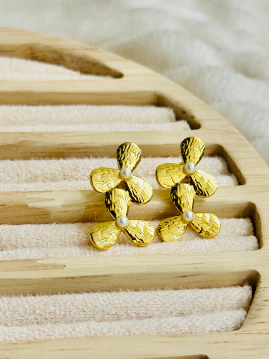 ✨ Stainless steel Floral Pearl Drop Earrings ✨