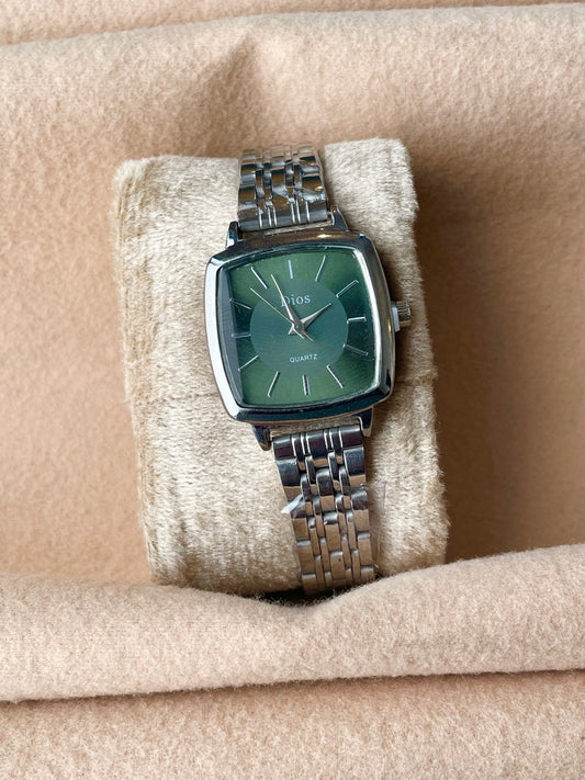 ✨Classic  EmeraldXSilver Dios Silver Watch ✨