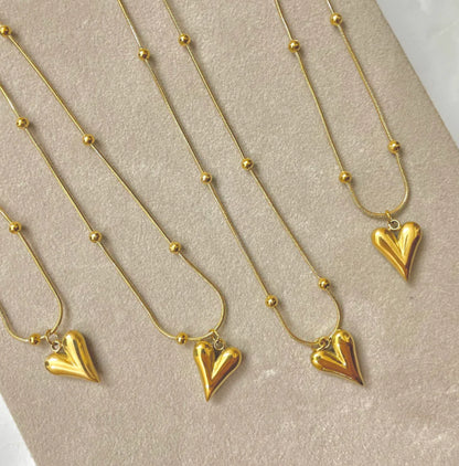 ✨SS Gold Falling in Love Heart Pendant ✨