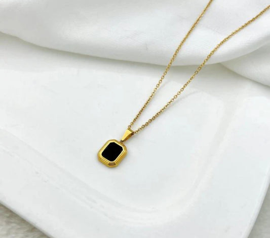 ✨18k Gold Black Serenade Pendant ✨