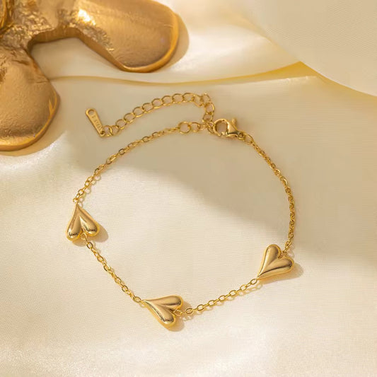 ✨Exquisite Stainless steel Gold Heart Chain Bracelet ✨