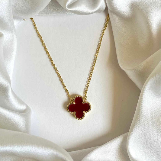 ✨Stainless steel Maroon Clovie Pendant ✨