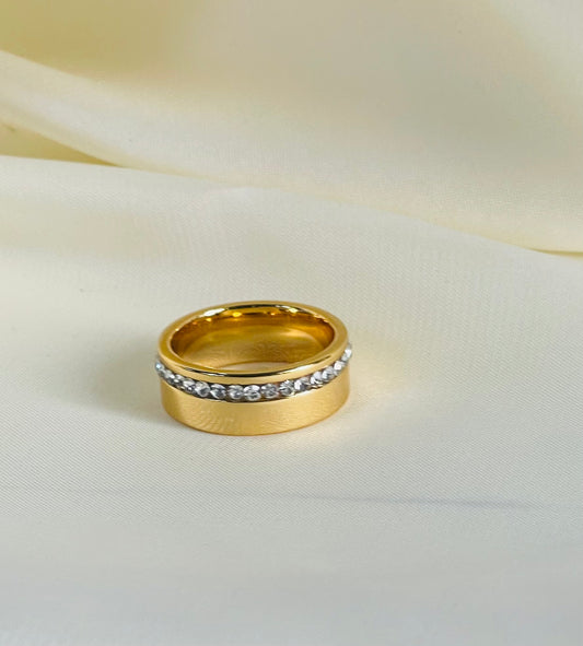✨ Stainless Steel Gold Crystal Studded Ring ✨