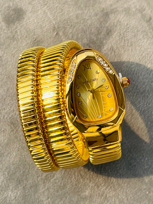 ✨Snake serpenti gold watch Gold dial Crystal Studded bvlg ✨