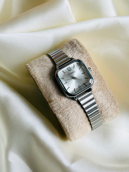 ✨Silver Classic Casio Link Watch ✨