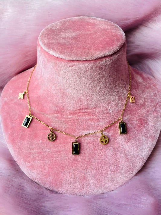 24k Gold Black Bar Clovie Daisy Necklace Pendant ✨