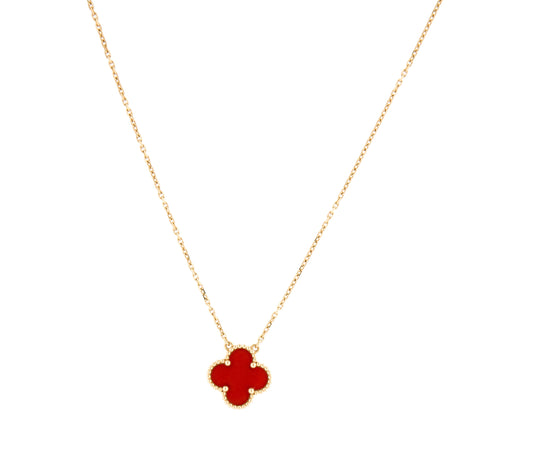 ✨Red clovie pendant✨