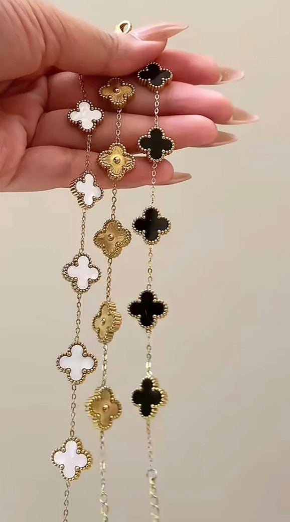 ✨ Best selling 18k Gold Trio Clover Stack ✨