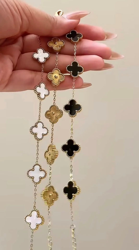 ✨ Best selling 18k Gold Trio Clover Stack ✨