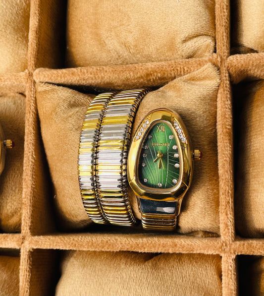 ✨Serpenti SilverXGold Bvlg Zircon studded Emerald Dial Watch ✨