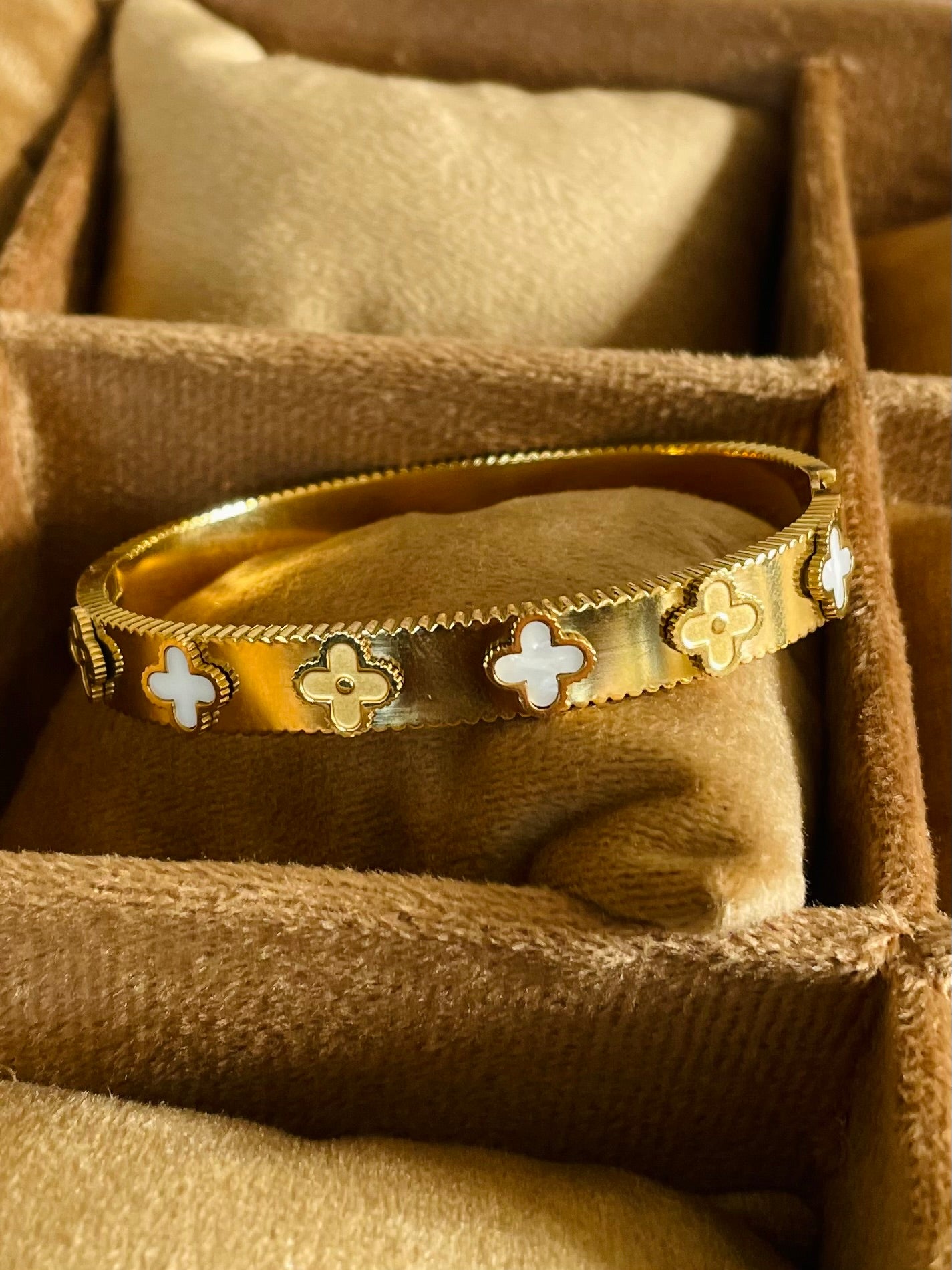 ✨Stainless steel Gold White CuffBracelet ✨