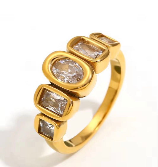 ✨Stainless steel Gold Ella Crystal Ring ✨
