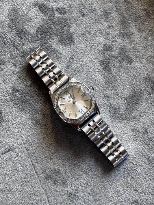 ✨Exquisite SilverXSilver True Worth Crystal Studded Watch ✨