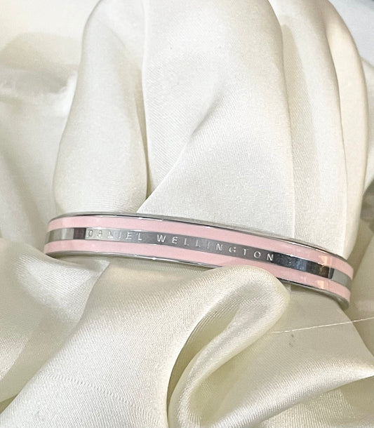 ✨Exquisite DW SilverXPink Cuff Bracelet ✨
