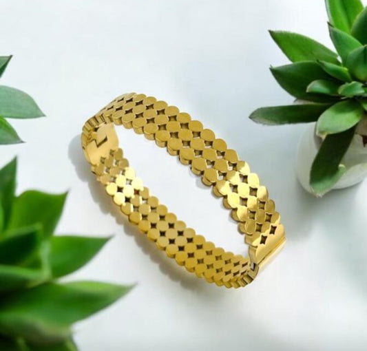 ✨24k Gold Stainless Steel Gold Cuff Bracelet ✨