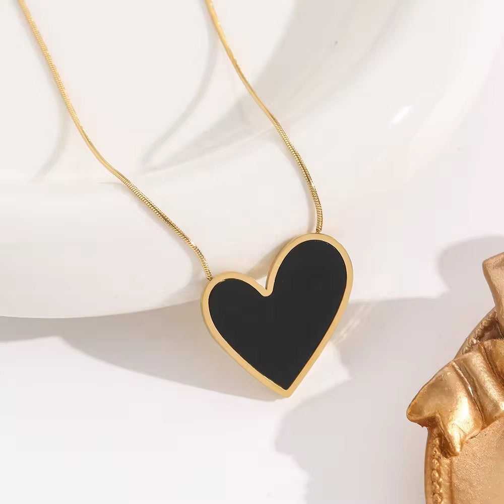 ✨Stainless steel Black Enamel Heart Pendant ✨