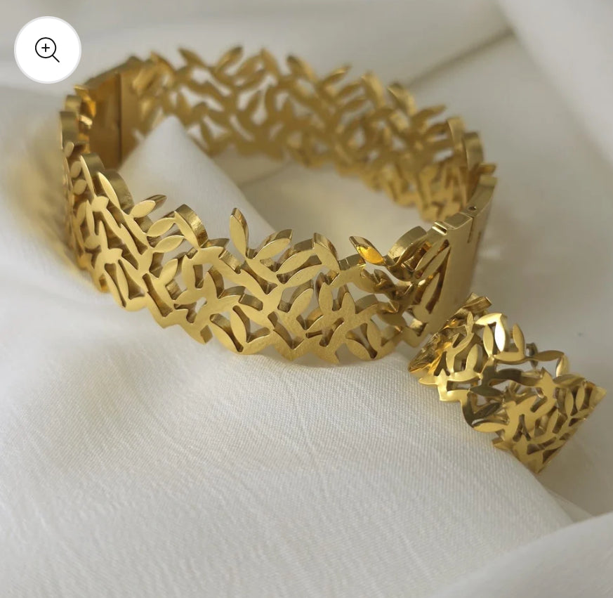 ✨SS Gold Leaf Bangle and Adjustable Ring Set✨