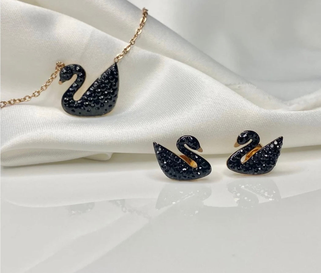 Black swann studs and pendant set
