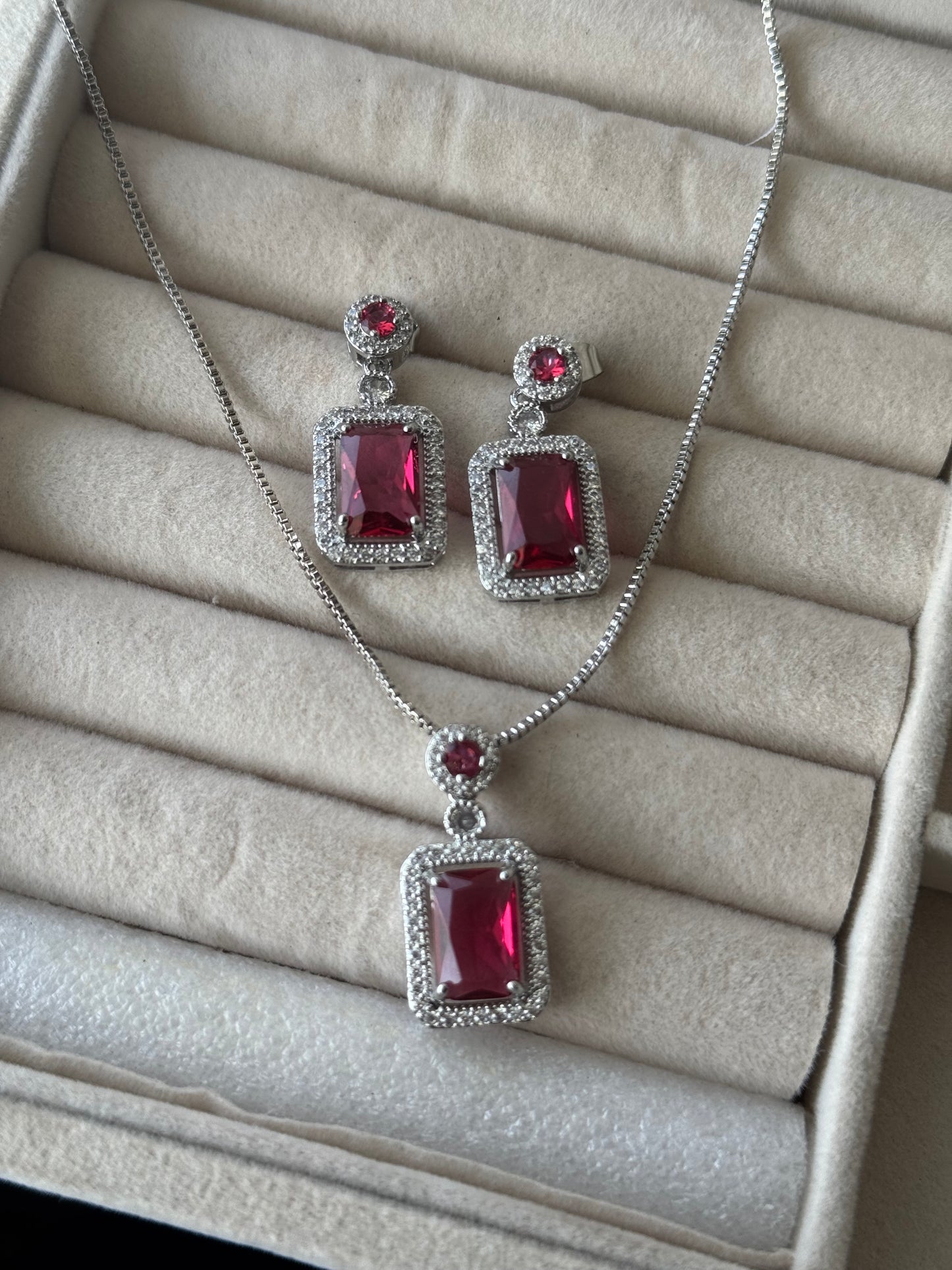 Sterling Silver Emerald Pendant tops set