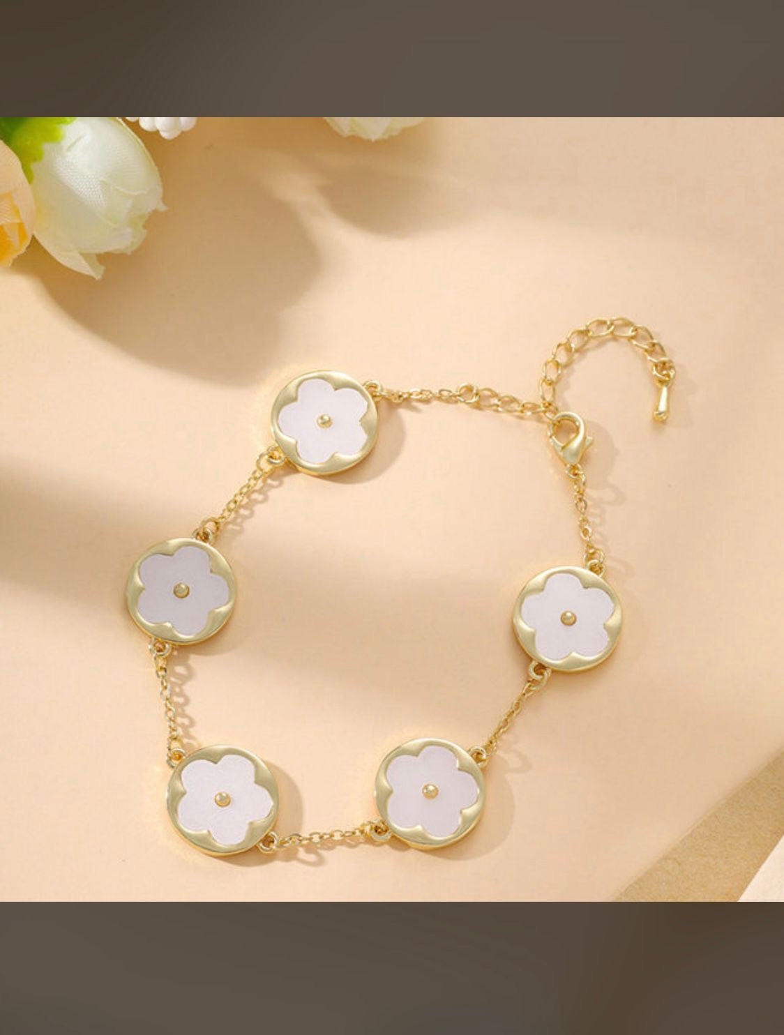 ✨Exquisite stainless steel Gold Clovie Chain Bracelet ✨
