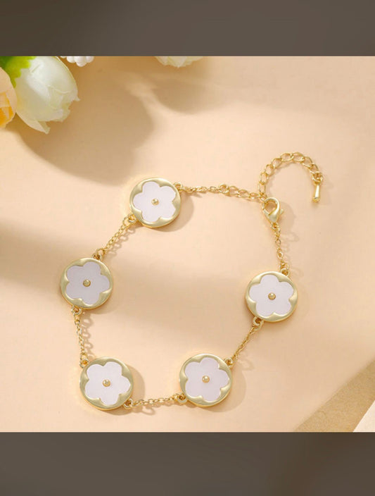 ✨Exquisite stainless steel Gold Clovie Chain Bracelet ✨