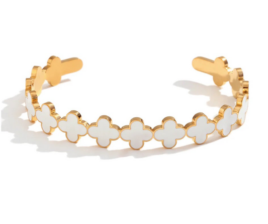 18k White Clovie Cuff Bracelet ✨