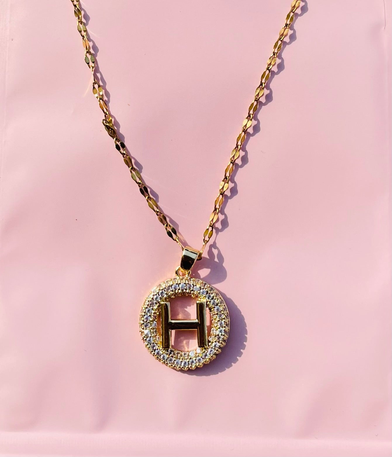 Diamantés Gold Crystals H initial pendant