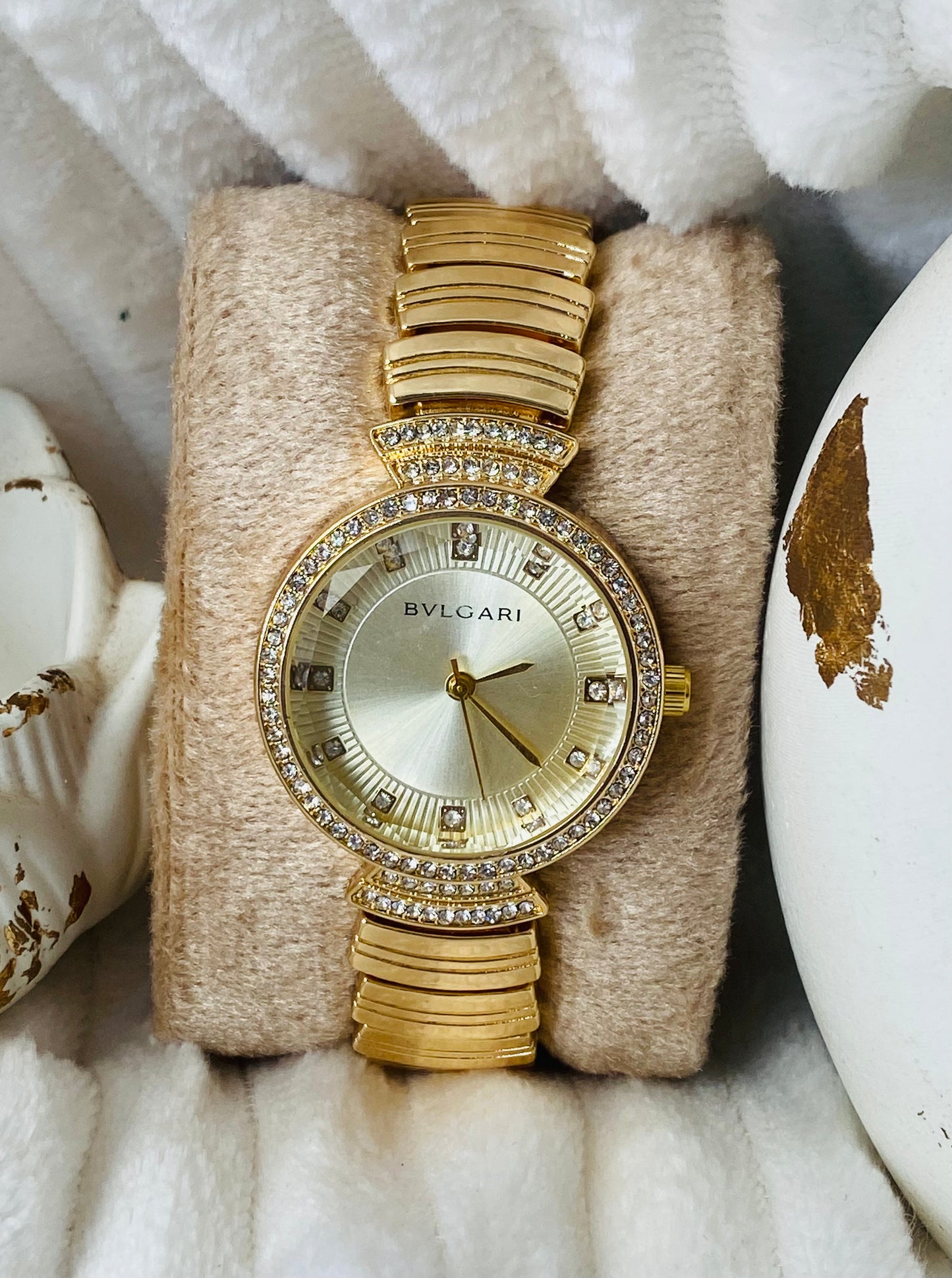 ✨Exquisite Gold dial gold strap crystal studded bvl watch✨