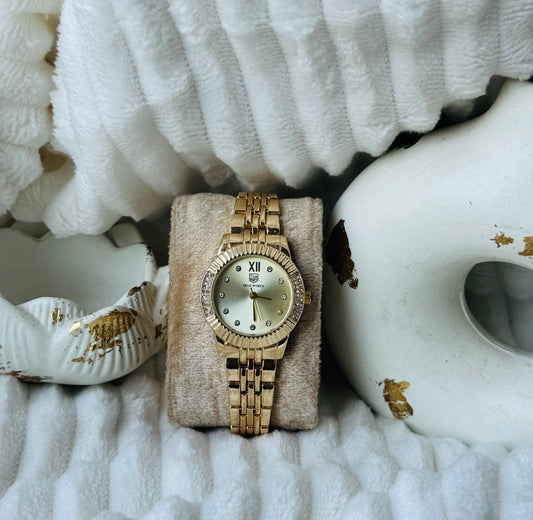 ✨Exclusive Stainless Steel Crystal Studded Gold Dial True Worth Watch ✨