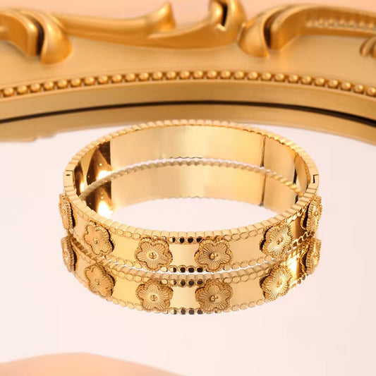 ✨ Gold Serene Clovie Vans Cuff Bracelet ✨