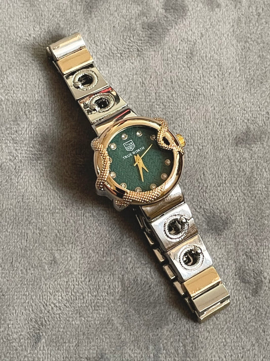 ✨ Exquisite SilverXGold Emerald Dial True Worth Link Watch ✨