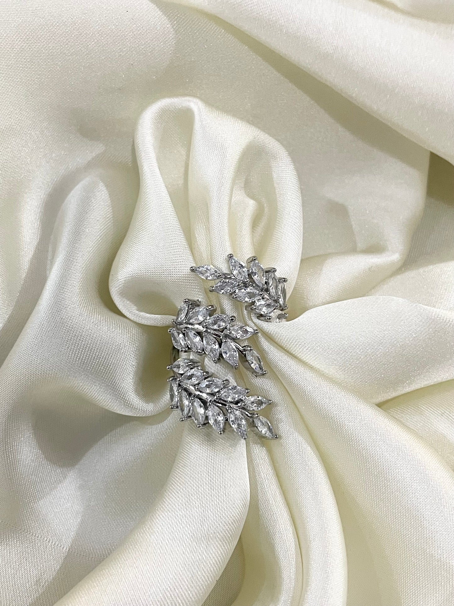 ✨Zirconium Sterling Silver Tri Leaf Ring✨