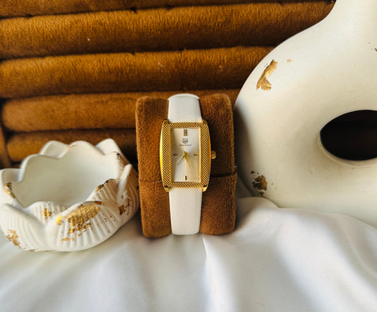 ✨Exquisite White Leather Gold Old Money Trueworth Watch ✨