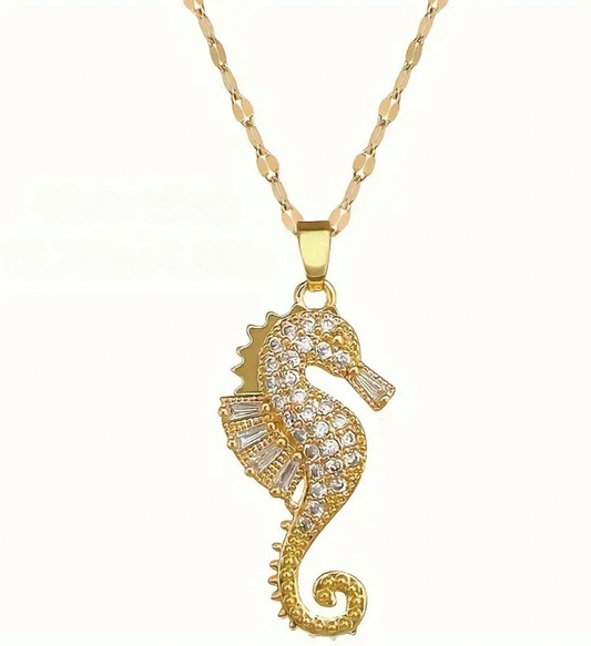✨Zirconium rhinestone encrusted seahorse Gold pendant ✨