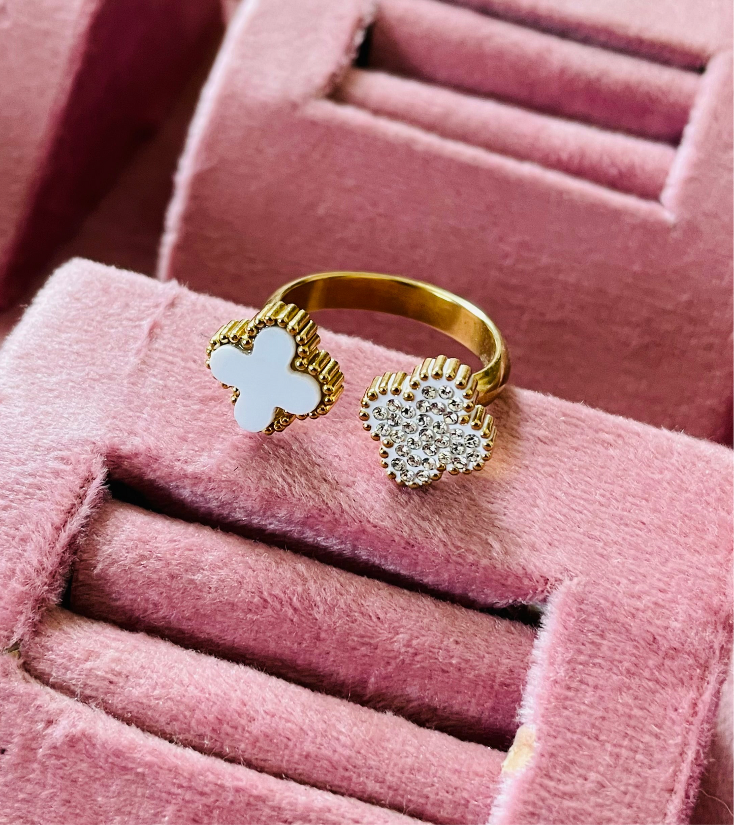 ✨Stainless steel White Crystal Clovie Ring ✨