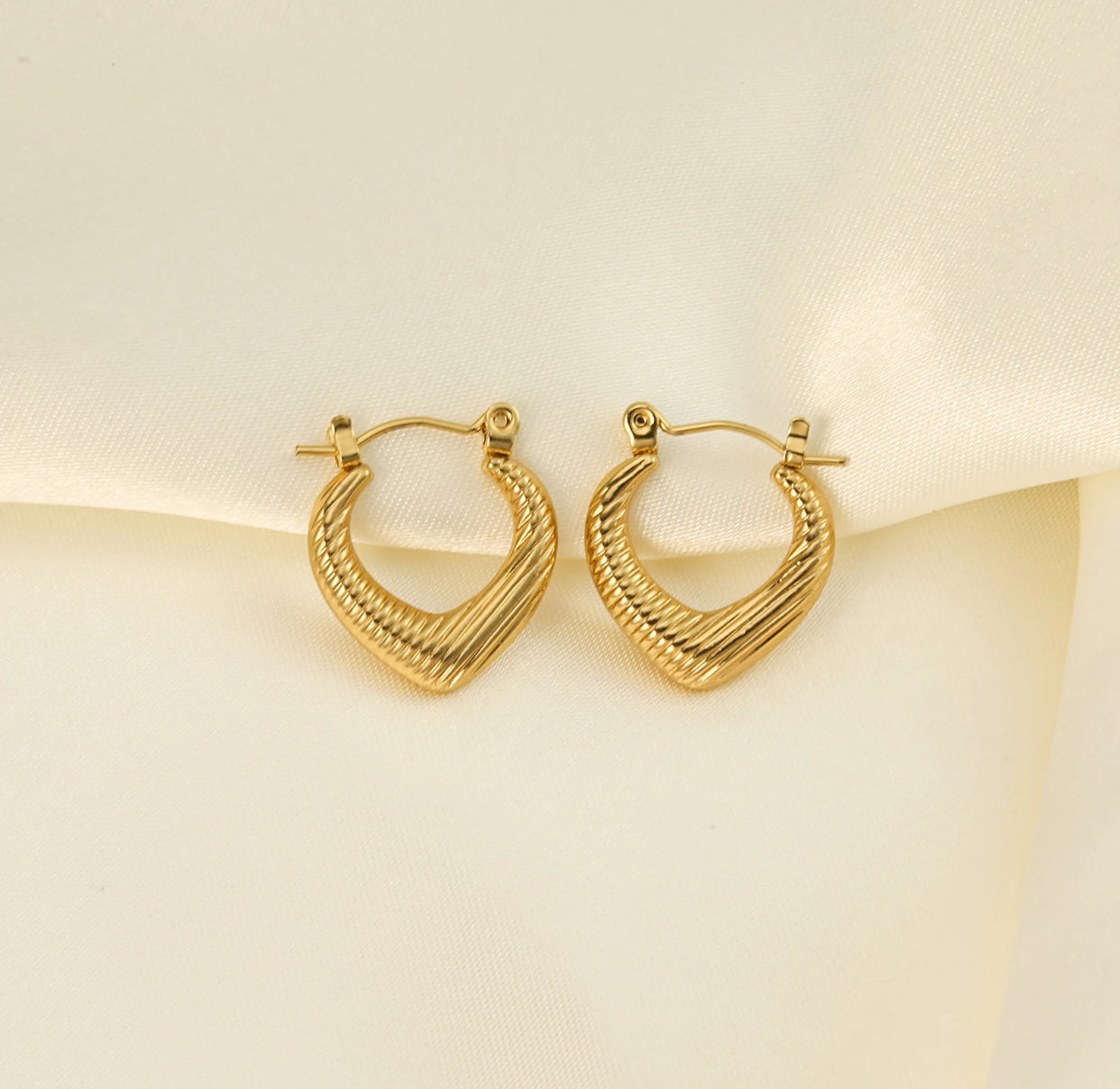 Textured golden earrings