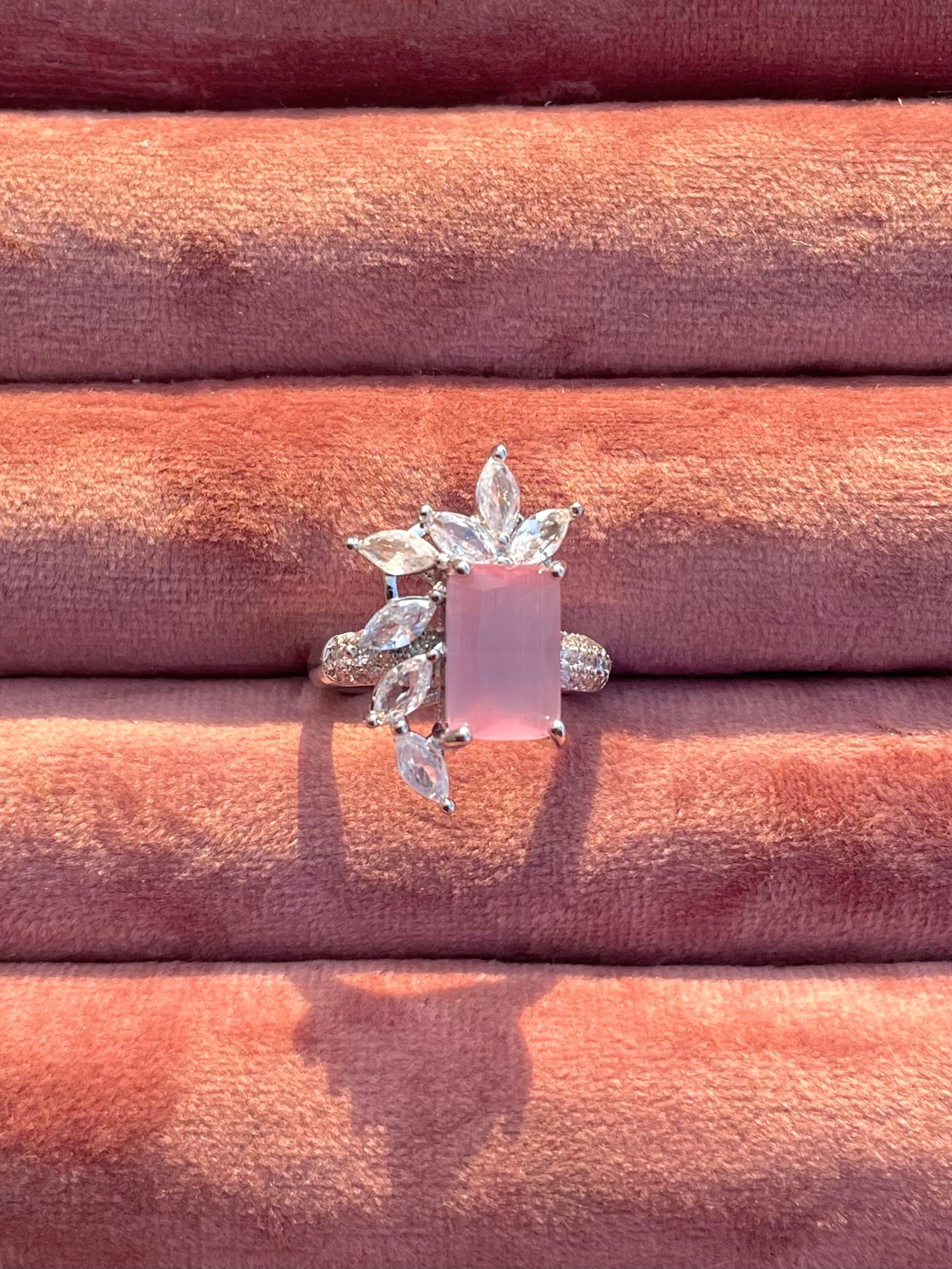 Zirconium Tea Pink Leaf Ring