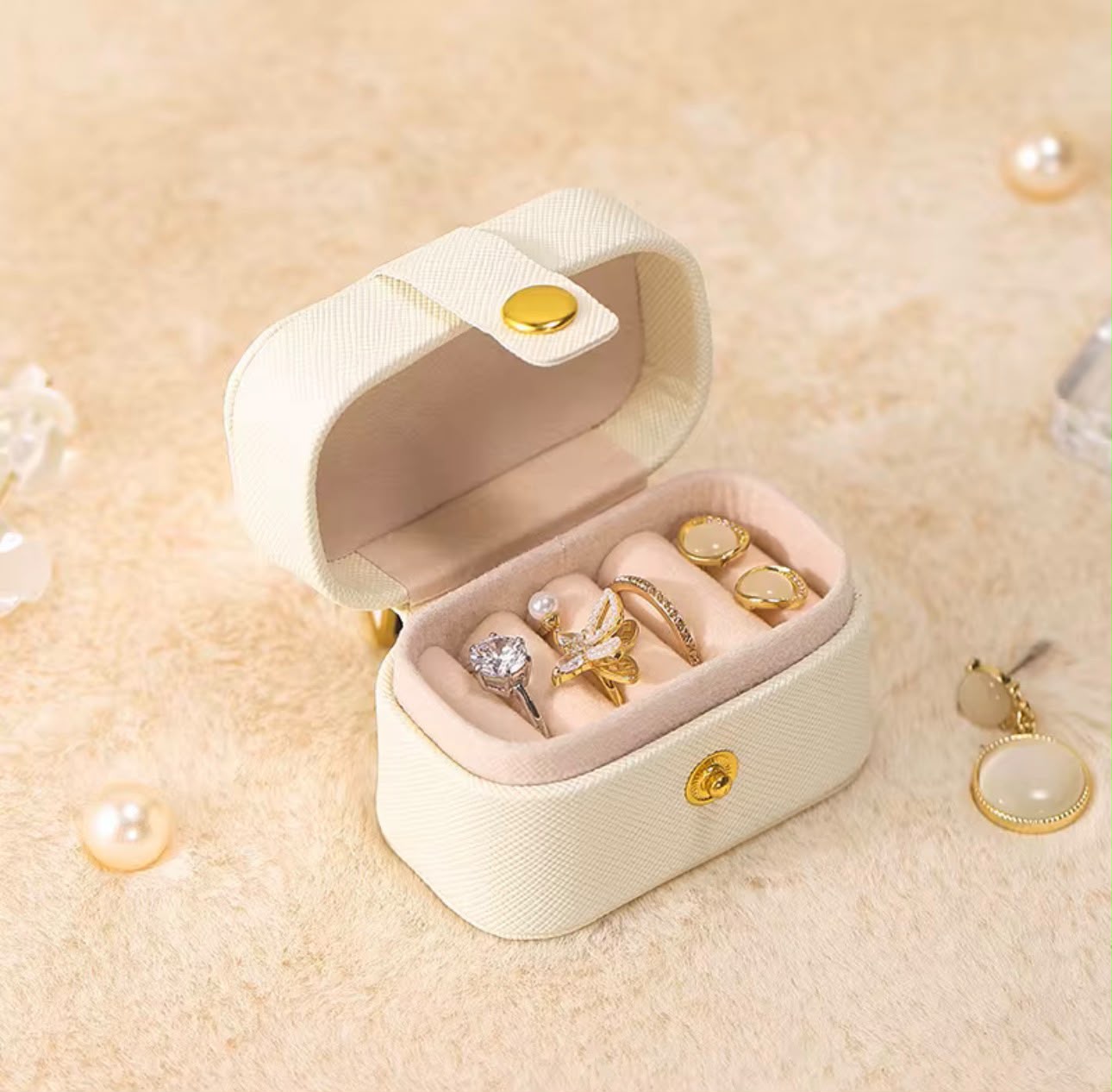 White Swede Rings Travel Case (Jewelry is not included )