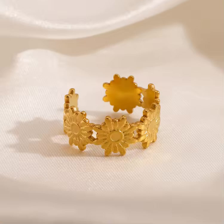 ✨Stainless steel Floral Ring (adjustable) ✨