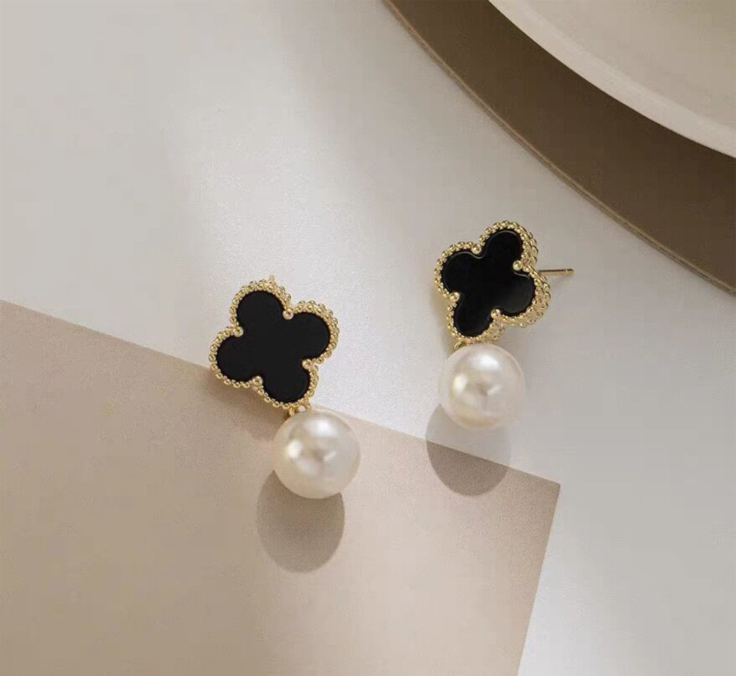 ✨Stainless steel Black clover pearl drop earrings ✨