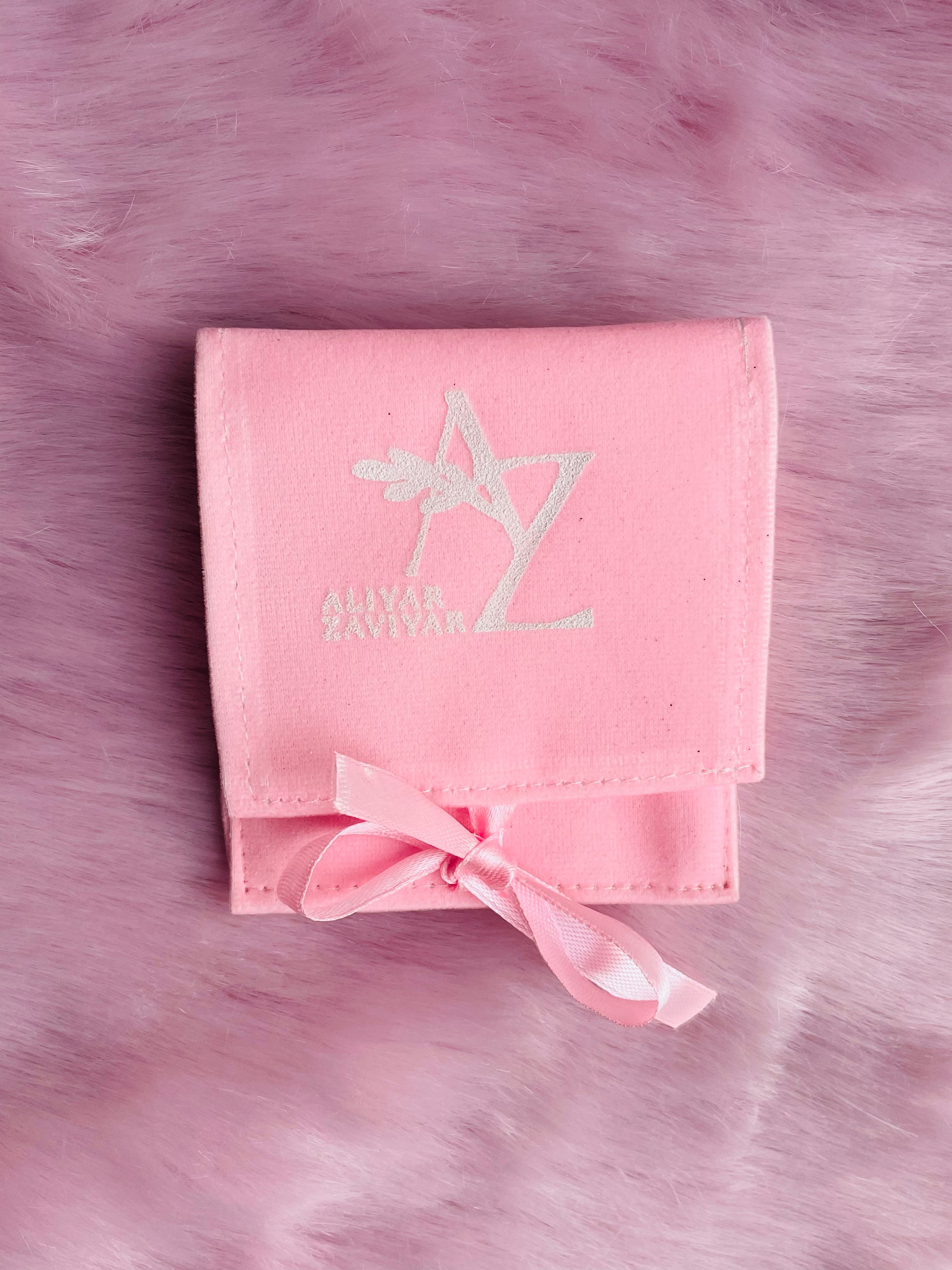 Az Premium Baby Pink Velvet Pouch ✨